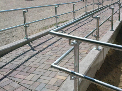 Porque se recomienda utilizar barandales o protección en las Escaleras -  Cermex